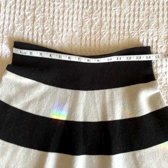 RVN Skirt Jacquard Knit Black White Stripe Women’s Sz: L - Picture 7 of 13